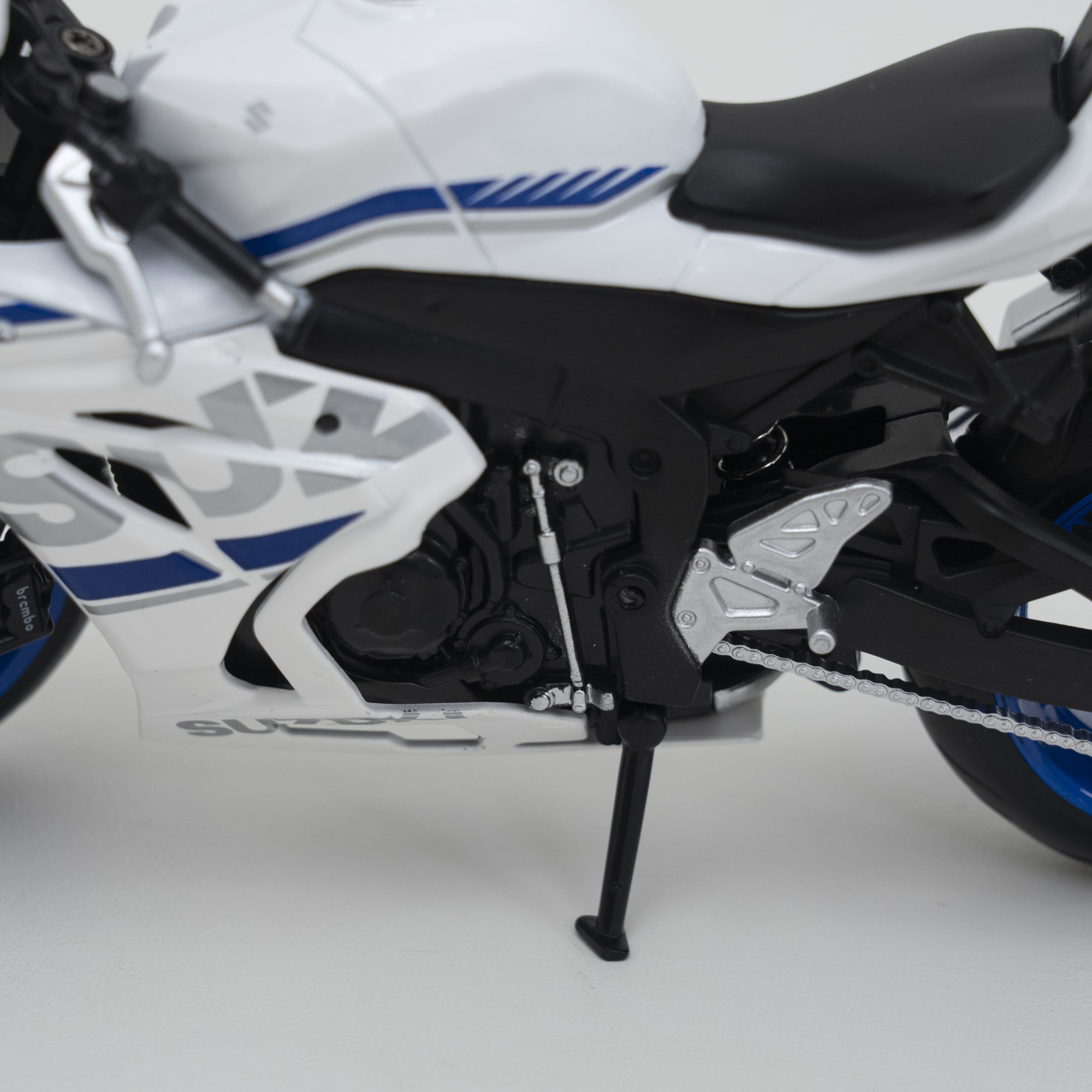 『人気オートバイモデル』1/12 SUZUKI　鈴木 GSX-R1000 オートバイ｜ショックアブソーバ機能があり·車輪は回転可能·ハンドルが左右回す可能·車体を忠実に再現|undefined