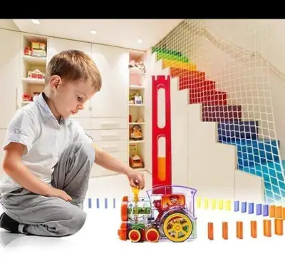 『知育おもちゃ 』わくわくドミノカード・ドミノ積み木  ｜モデルを構築する過程で、子供たちはさまざまな色を認識し、空間の構造を習得し、創造的な思考能力を向上させる