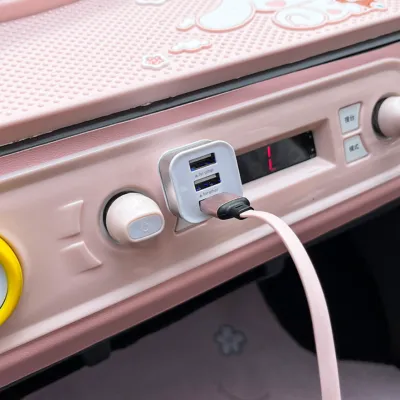 3in1アダプター｜車用・USB・3台同時に充電できる・多機能・コンパクト
