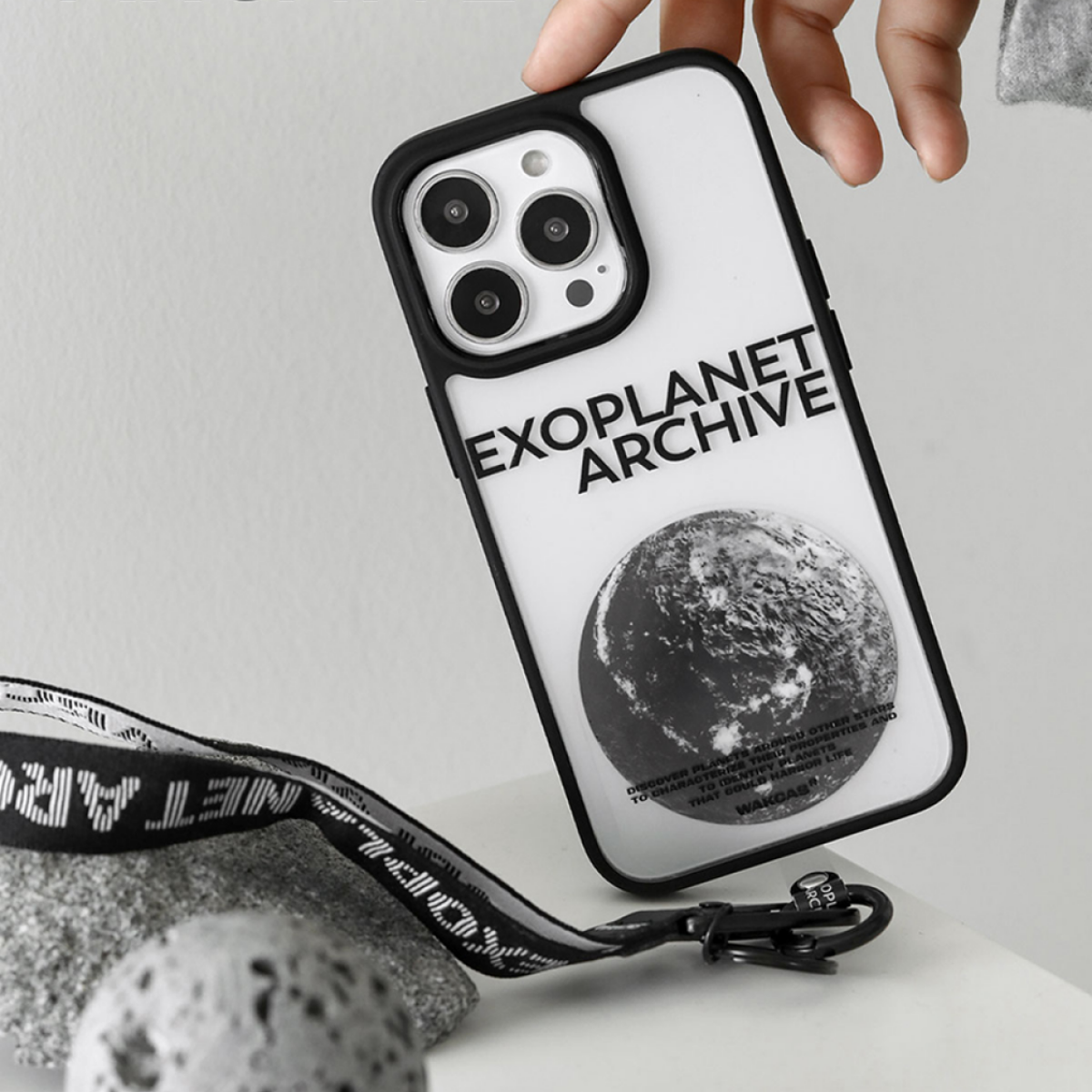 「スタイリッシュ風・オリジナルデザイン」 クリアiPhone対応スマホケース（14も対応） ｜艶消し触感　ストラップ付き（二種類）|undefined